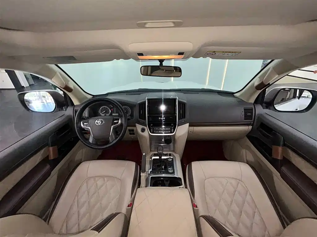 Toyota Land Cruiser 2020 — фото 15