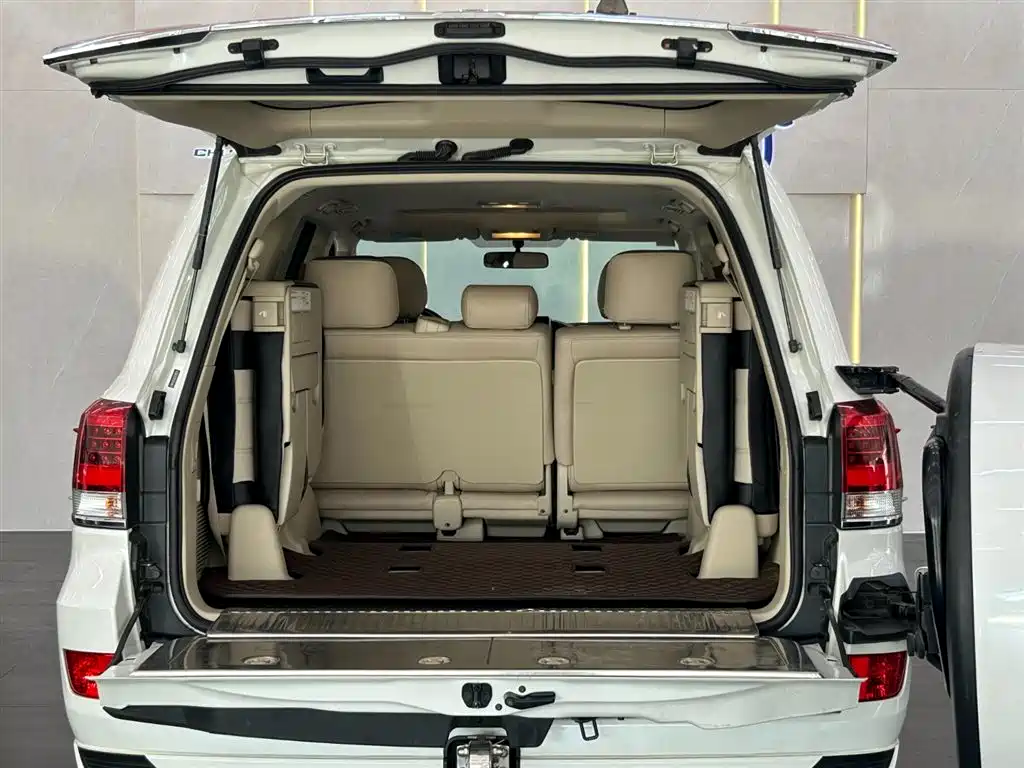 Toyota Land Cruiser 2020 — фото 16