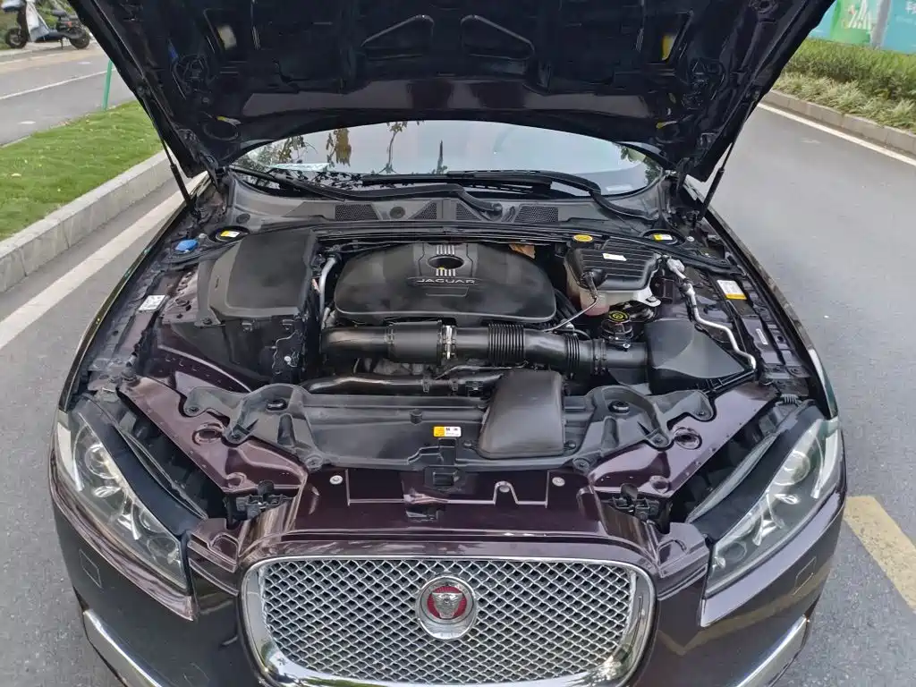 Jaguar XF 2015 — фото 9