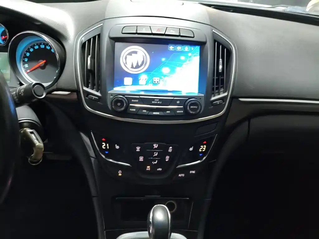 Buick Regal 2015 — фото 13