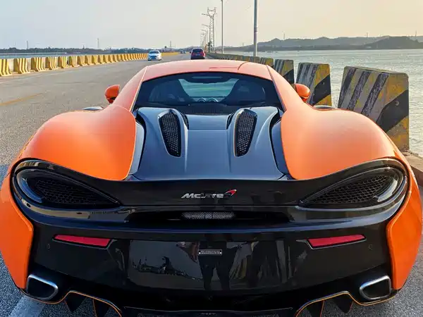 McLaren 570 2017