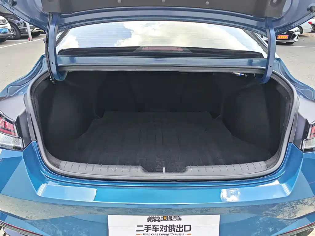 Hyundai Elantra 2023 — фото 24