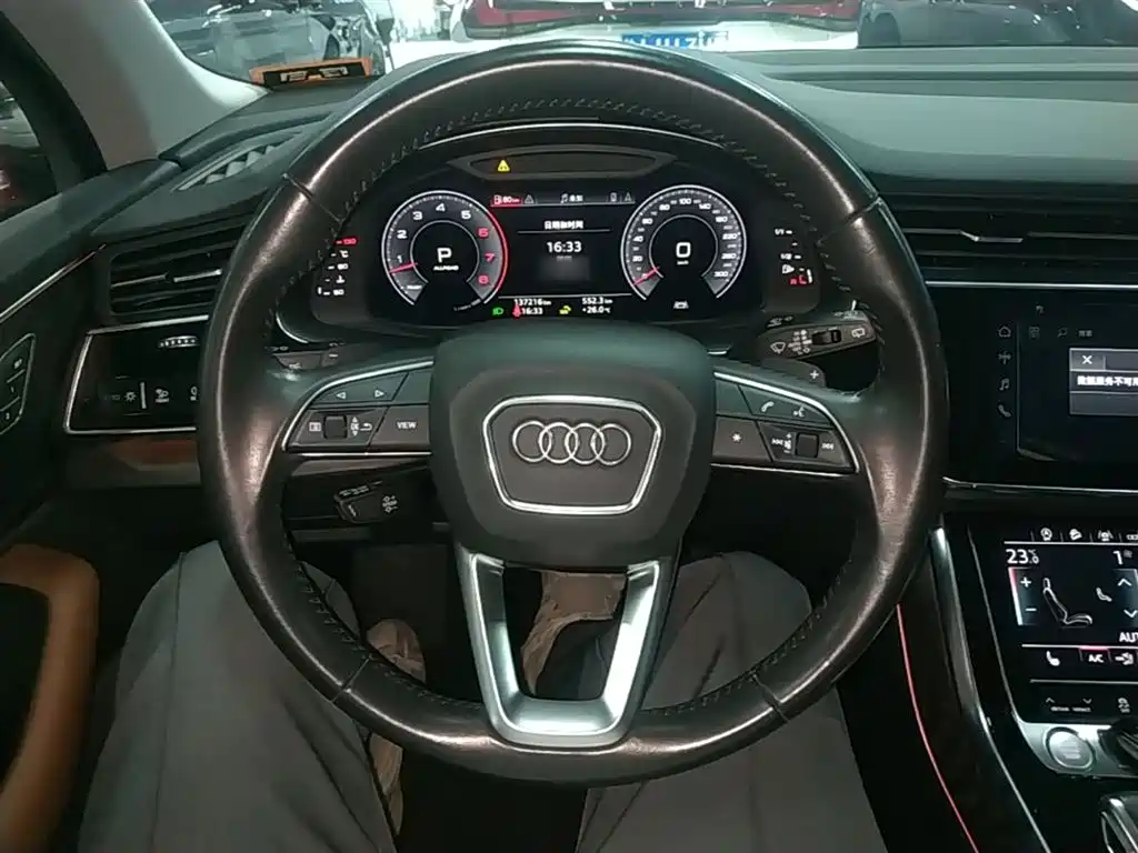 Audi Q7 2020 — фото 11
