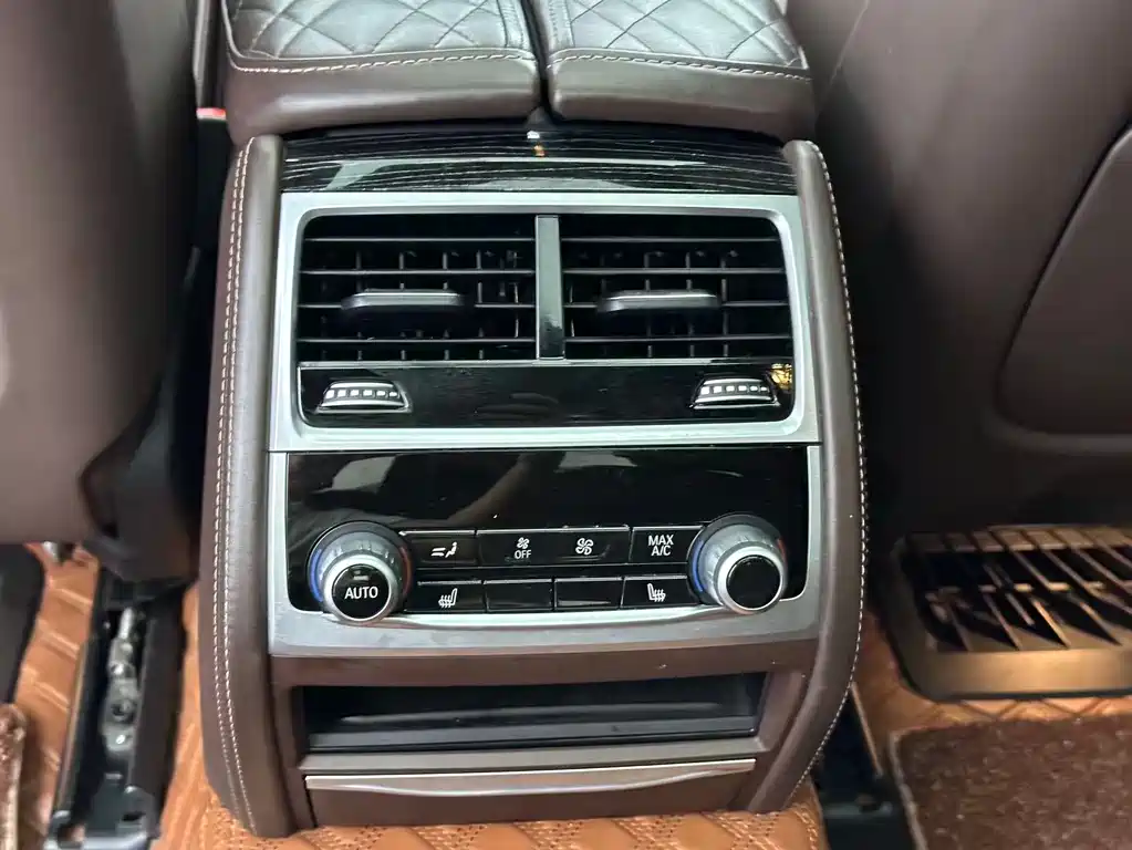 BMW 7 Series 2021 — фото 18