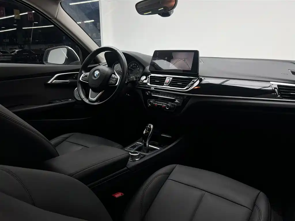 BMW 1 Series 2021 — фото 19