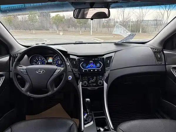 Hyundai Sonata 2012