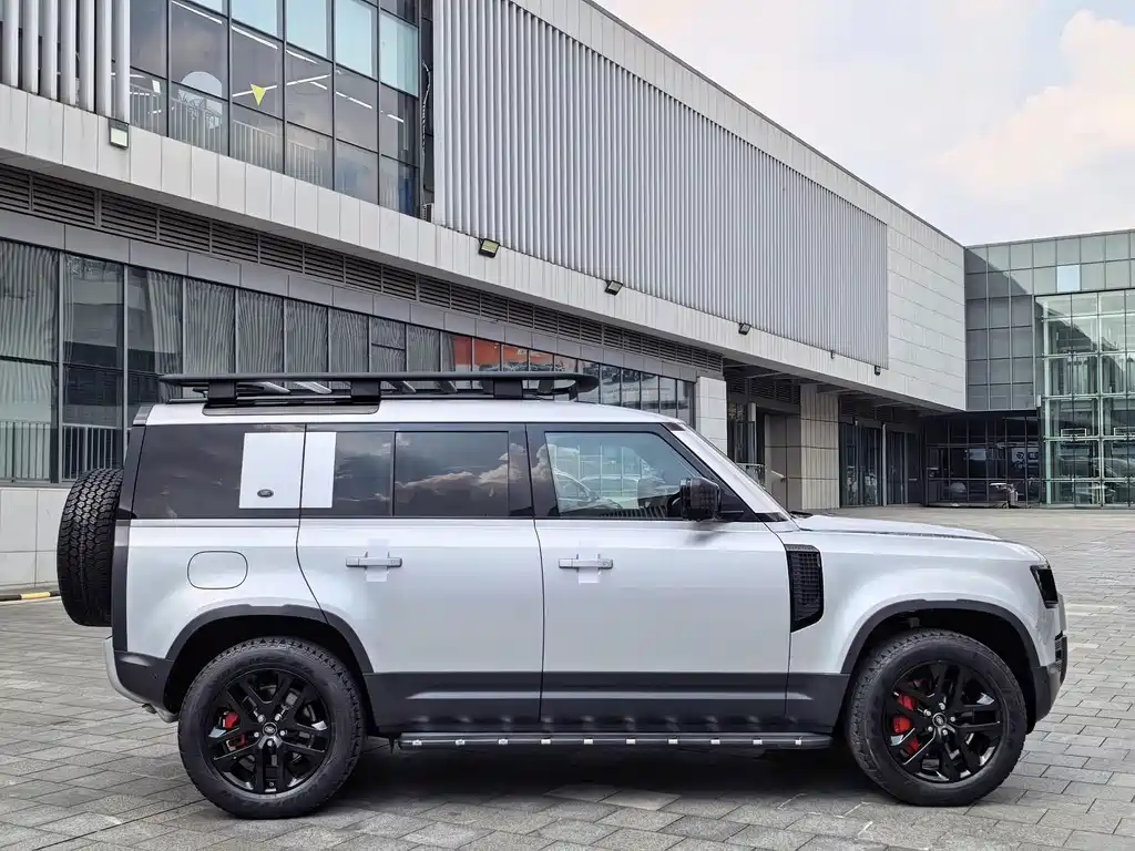 Land Rover Defender 2020 — фото 19