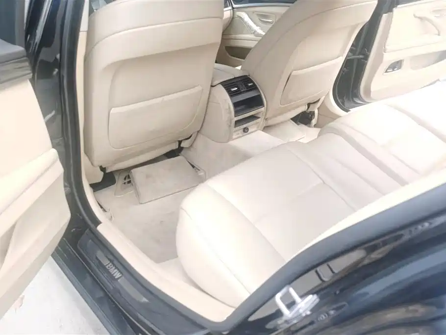 BMW 5 Series 2012 — фото 11