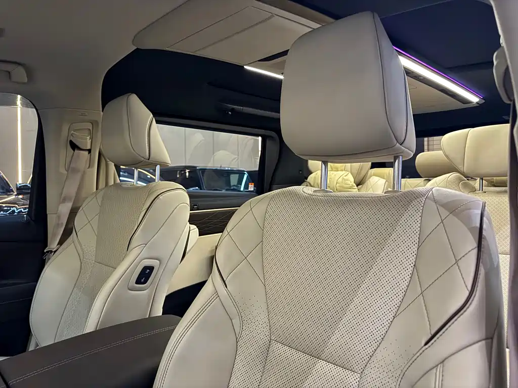 Toyota Vellfire 2023 — фото 9