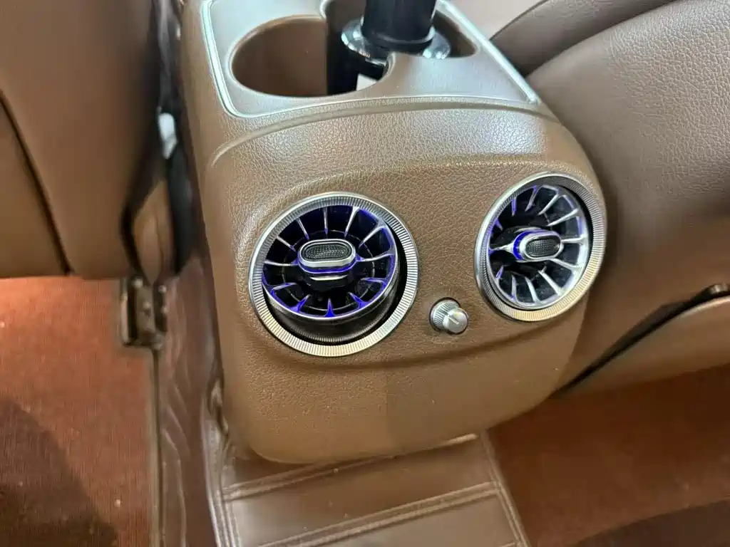 Mercedes-Benz E-Class 2020 — фото 13