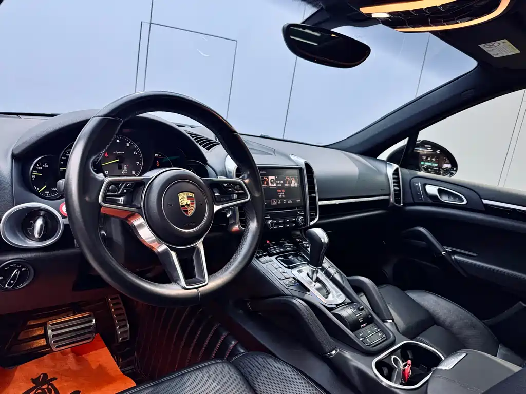 Porsche Cayenne Hybrid 2018 — фото 8