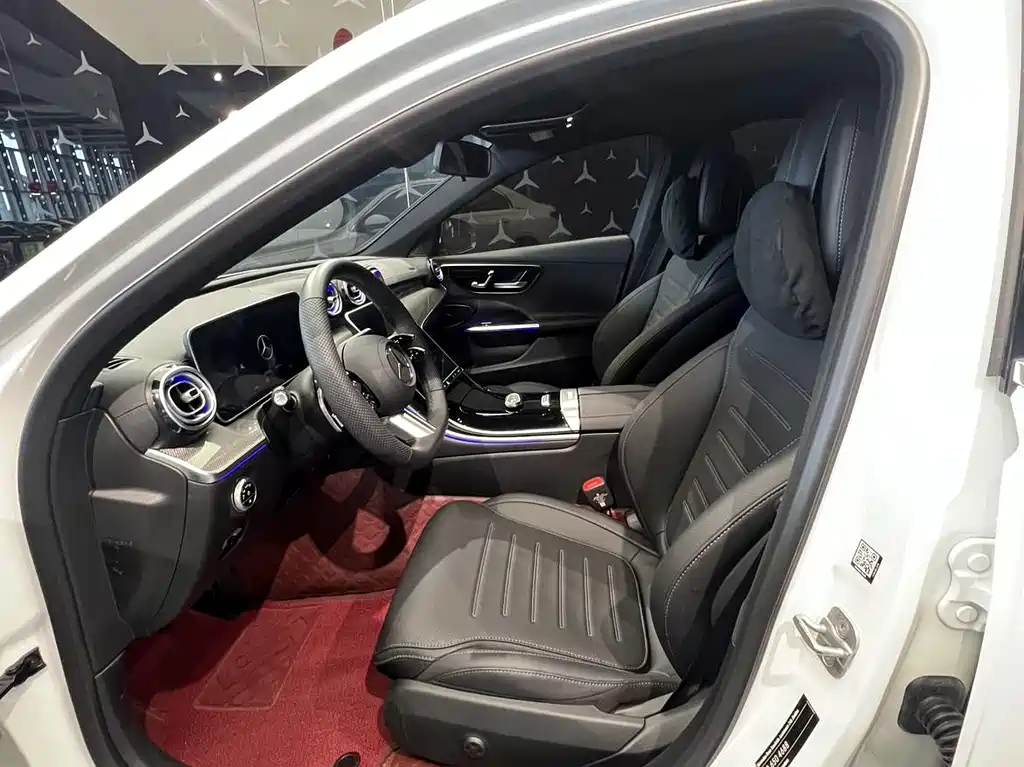 Mercedes-Benz C-Class 2025 — фото 18