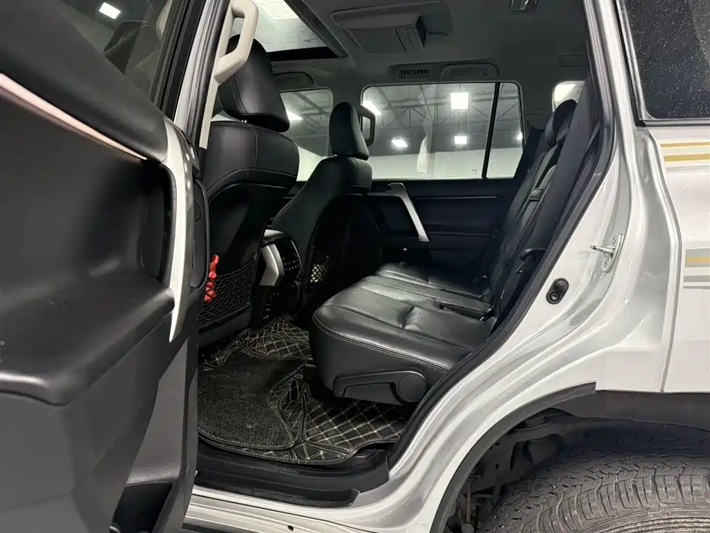 Toyota Prado 2019 — фото 8