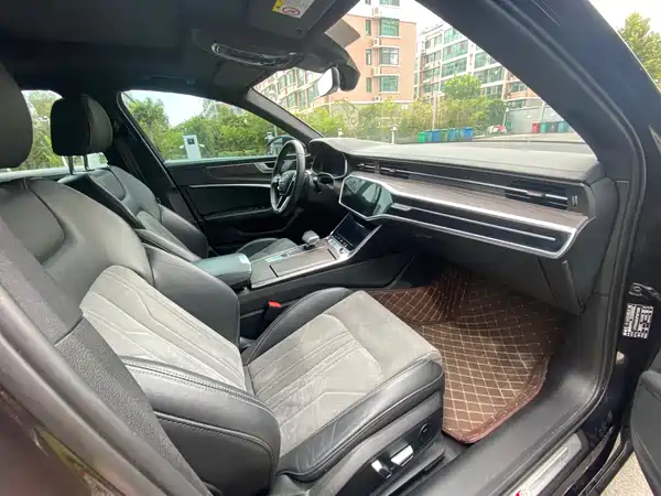 Audi A6L 2023