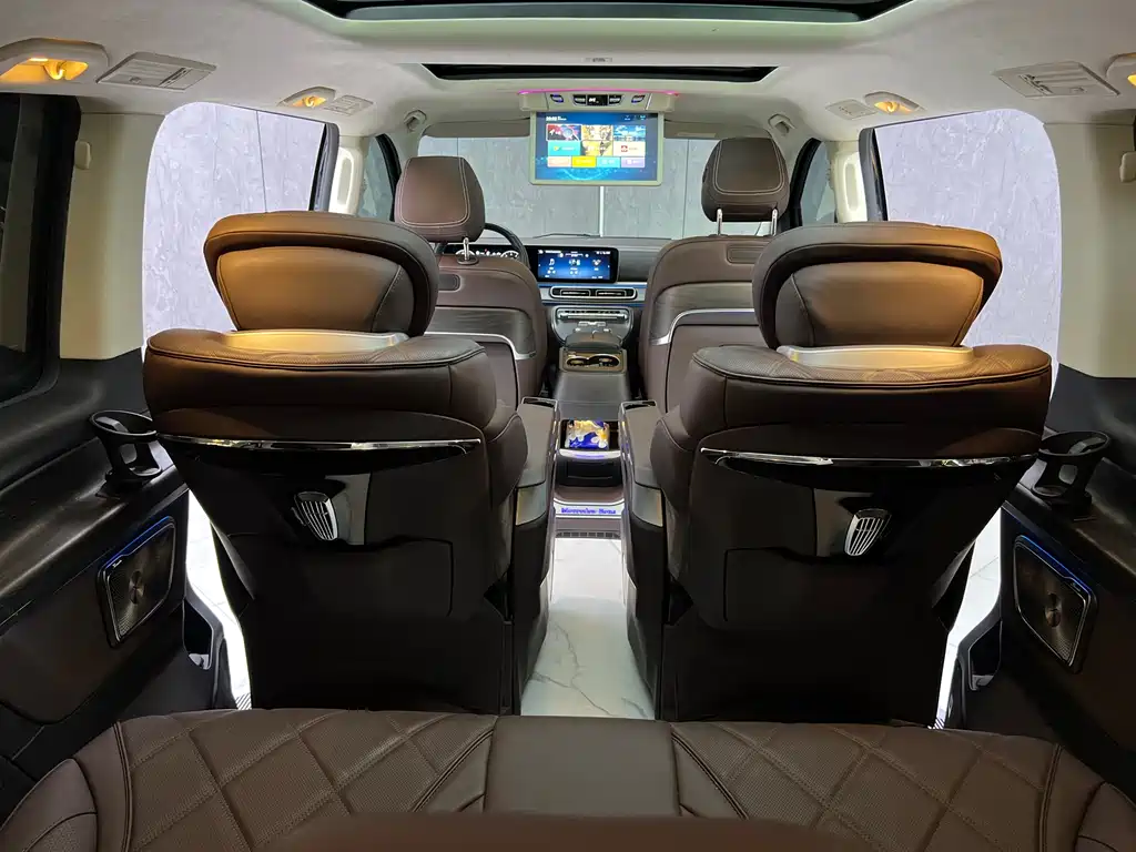 Mercedes-Benz V-Class 2025 — фото 16