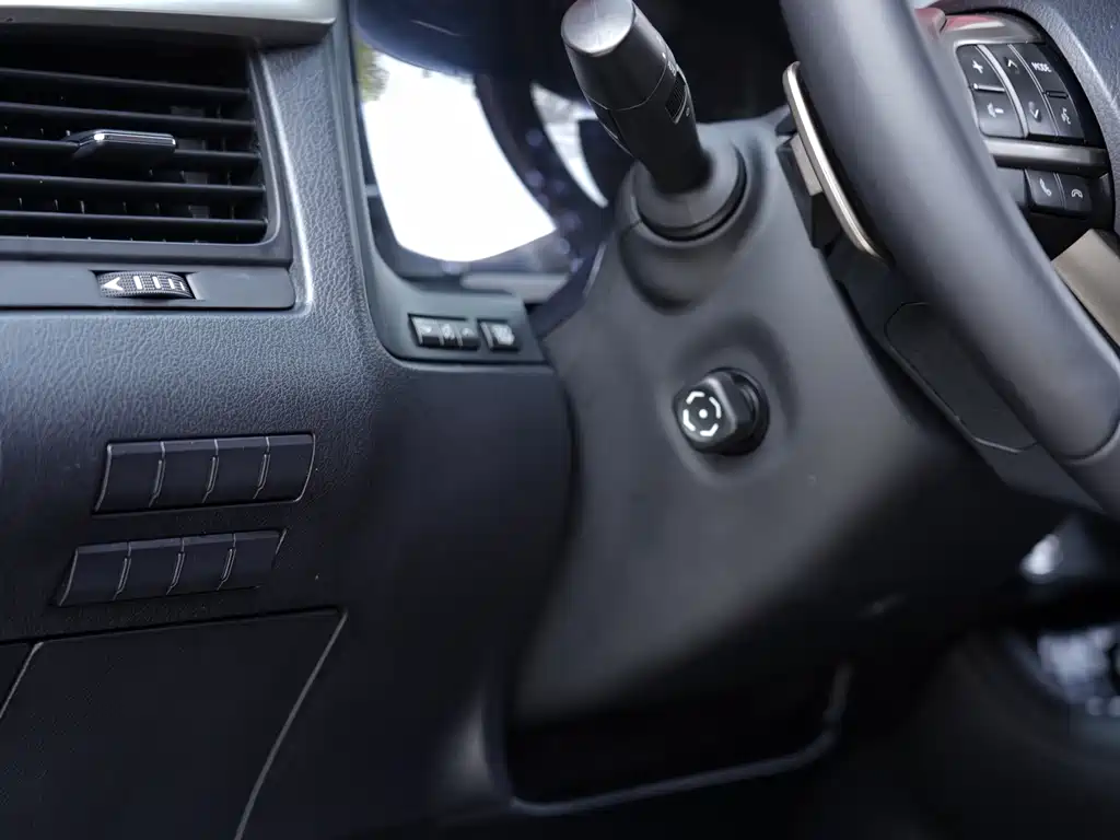 Lexus RX 2020 — фото 19