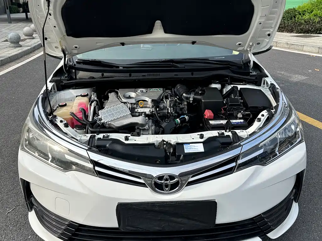 Toyota Corolla 2018 — фото 6