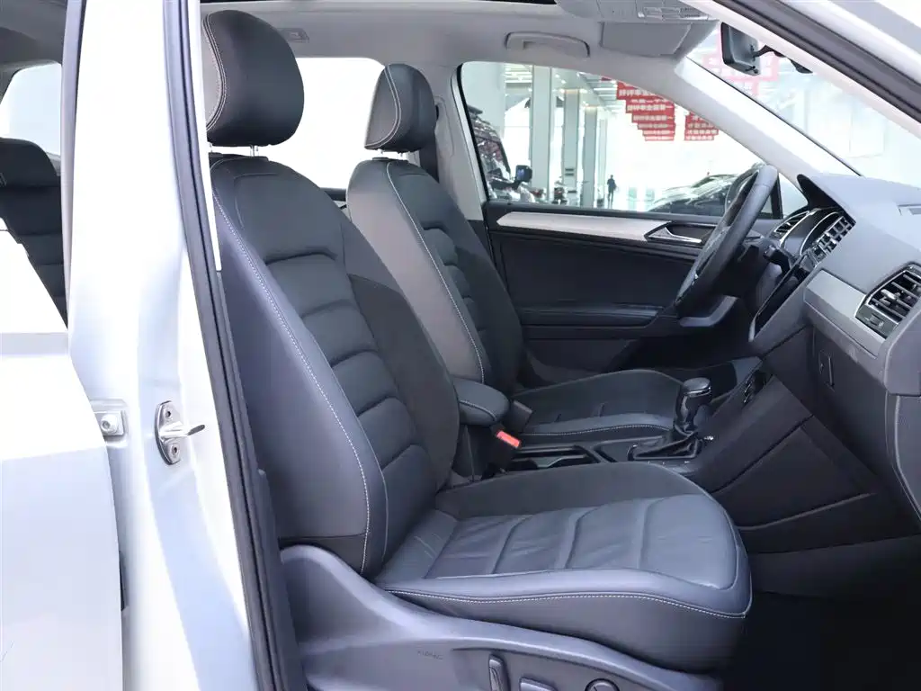 Volkswagen Tiguan L 2021 — фото 20