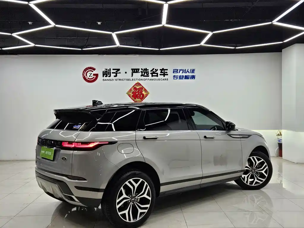 Land Rover Evoque 2023 — фото 6