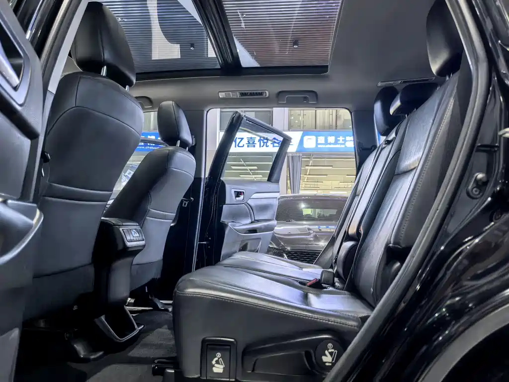 Toyota Highlander 2017 — фото 12
