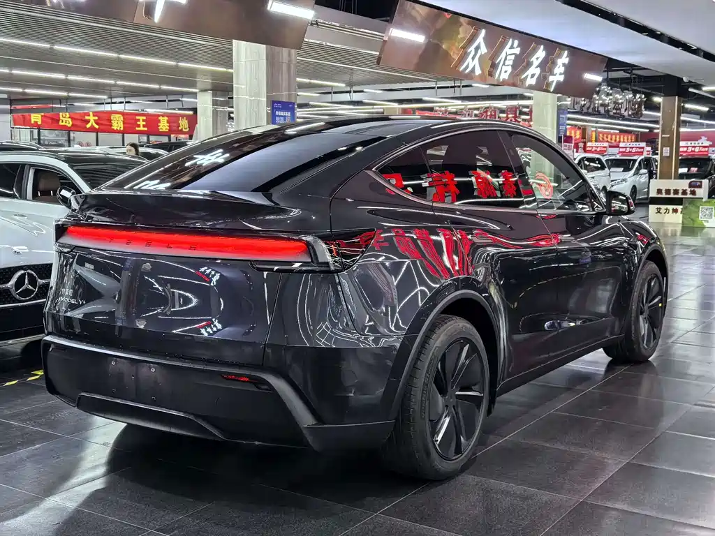 Tesla Model Y 2026 — фото 4