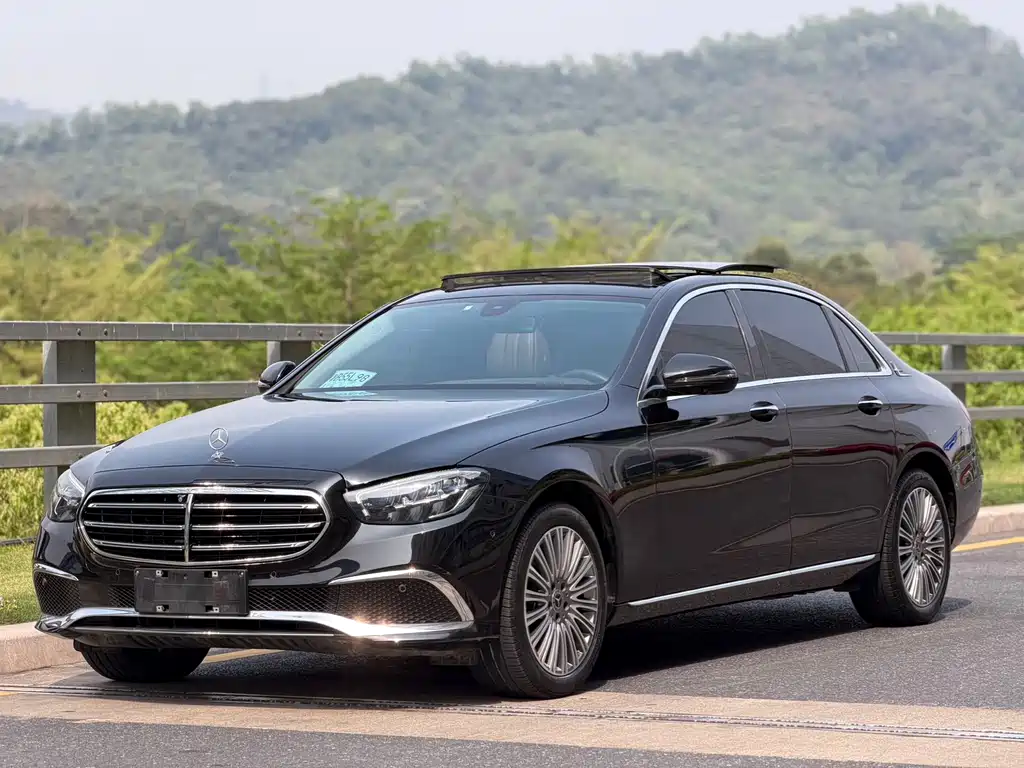Mercedes-Benz E-Class 2023 — фото 1