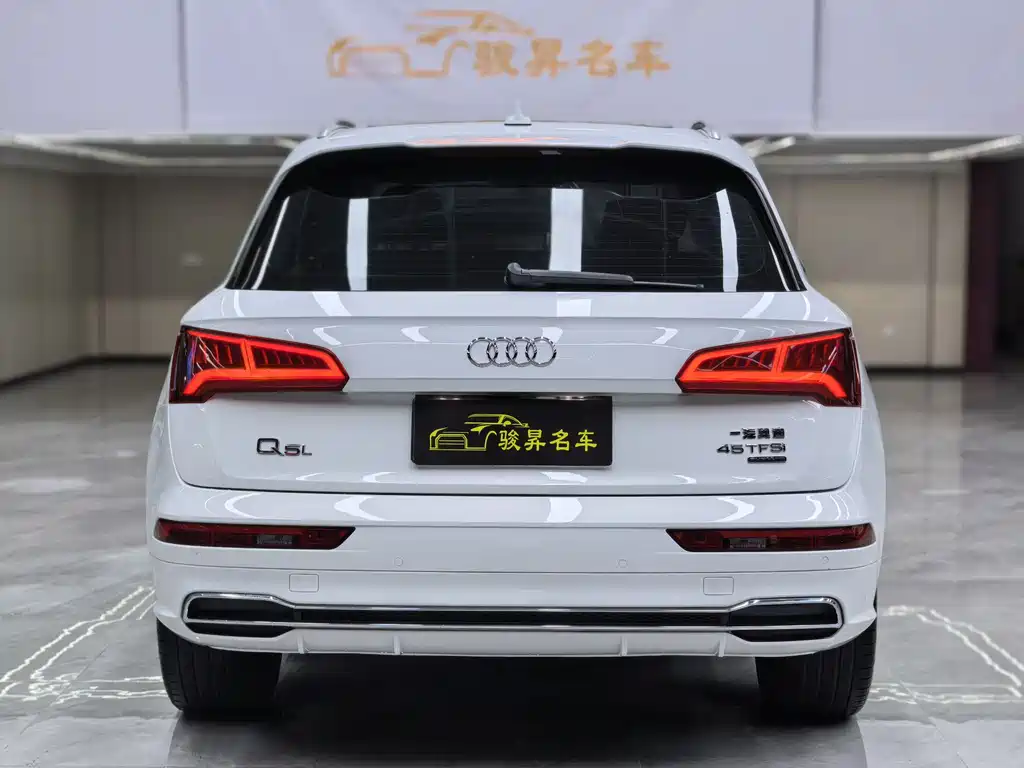 Audi Q5L 2020 — фото 5