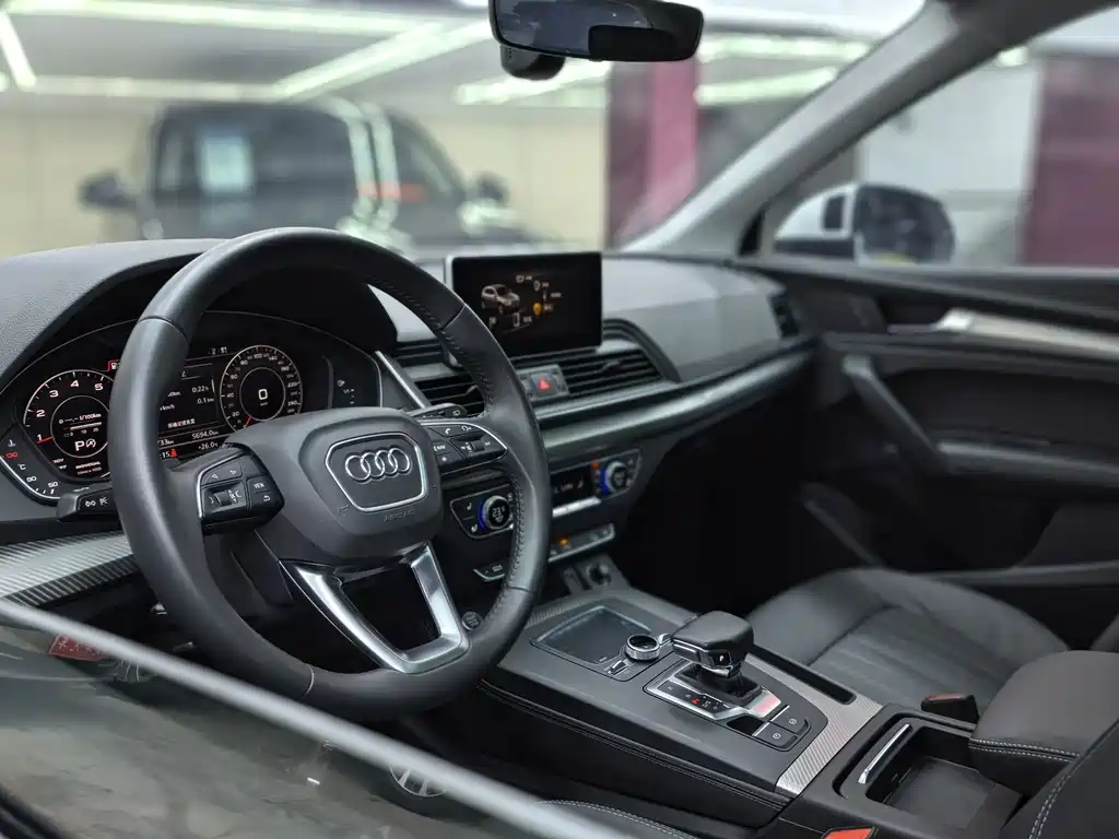 Audi Q5L 2020 — фото 25