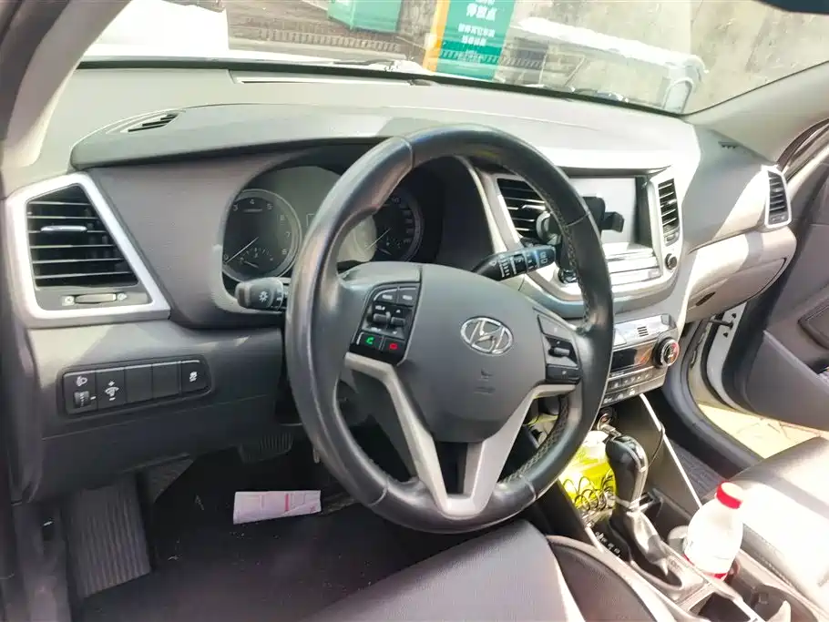 Hyundai Tucson 2017 — фото 12