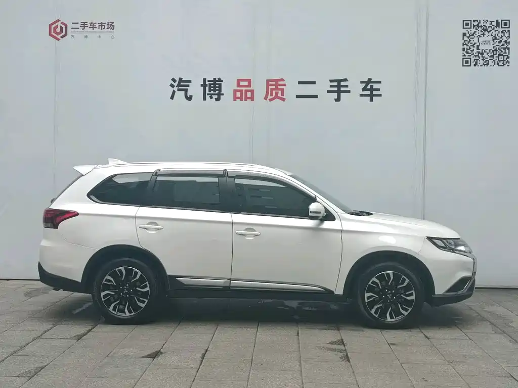 Mitsubishi Outlander 2019 — фото 7