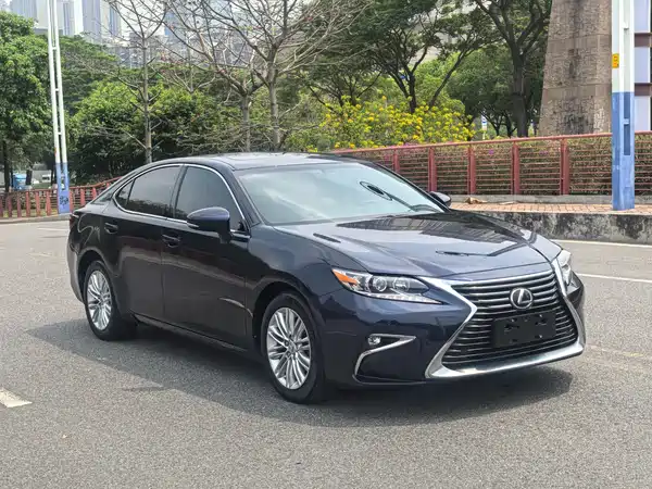 Lexus ES 2015