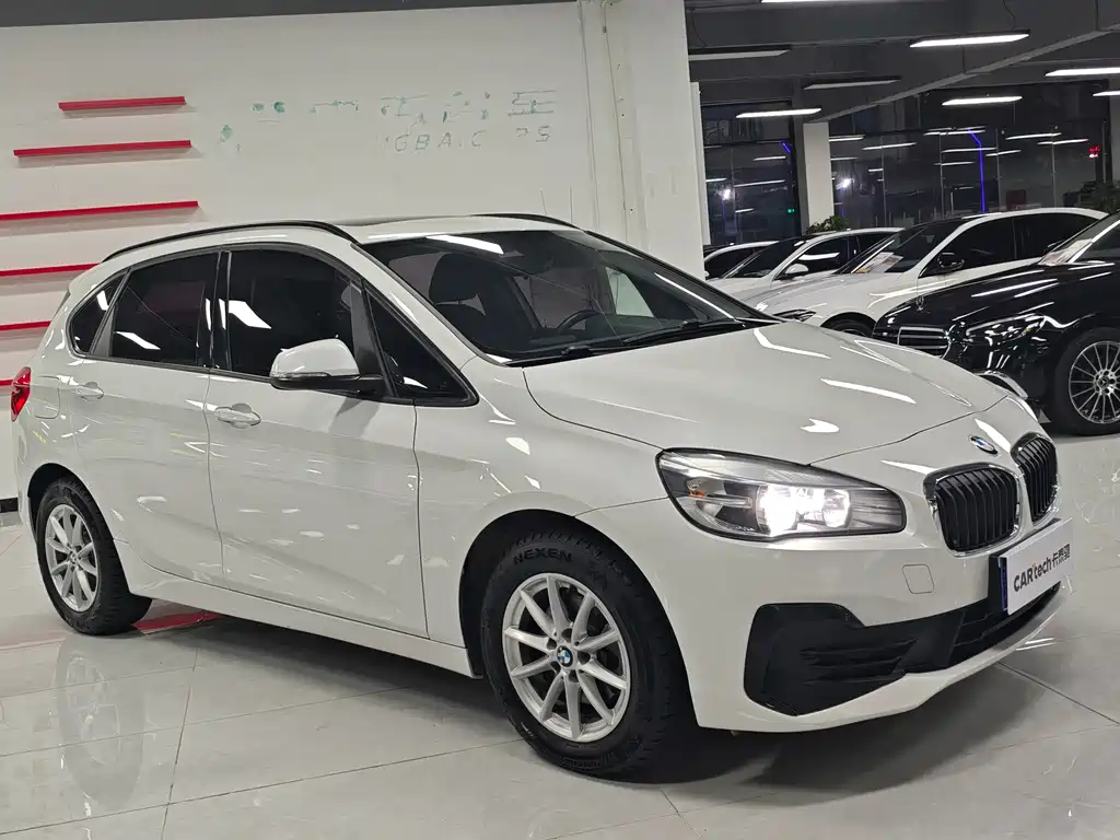 BMW 2 Series Active Tourer 2019 — фото 3