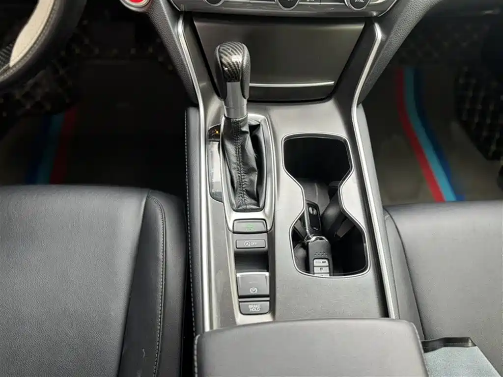 Honda Accord 2021 — фото 13