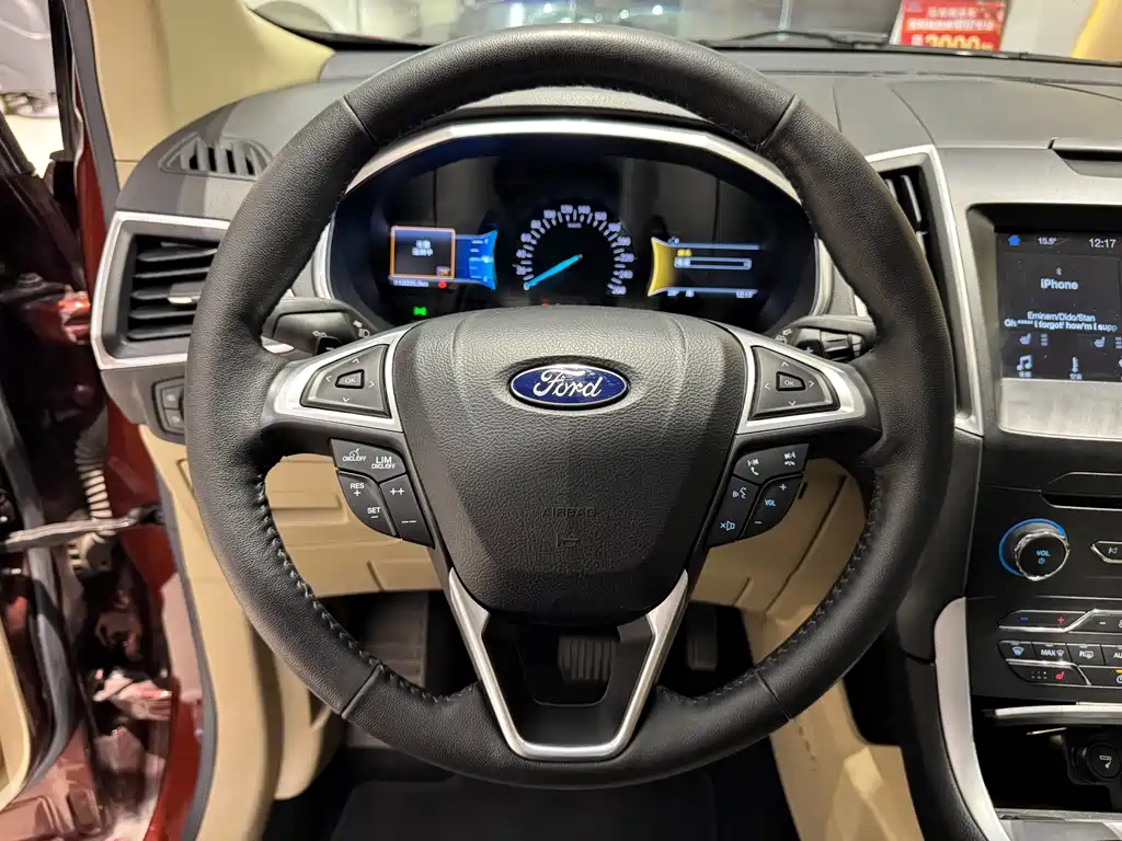 Ford Edge 2017 — фото 14