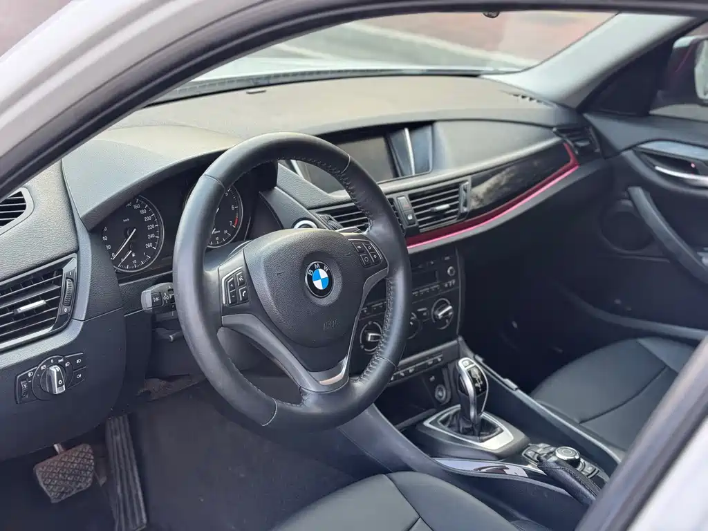 BMW X1 2016 — фото 13