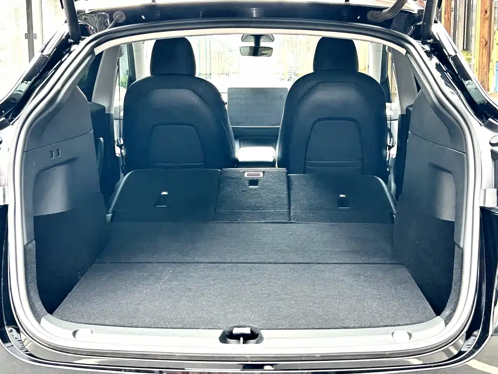 Tesla Model Y 2021 — фото 12