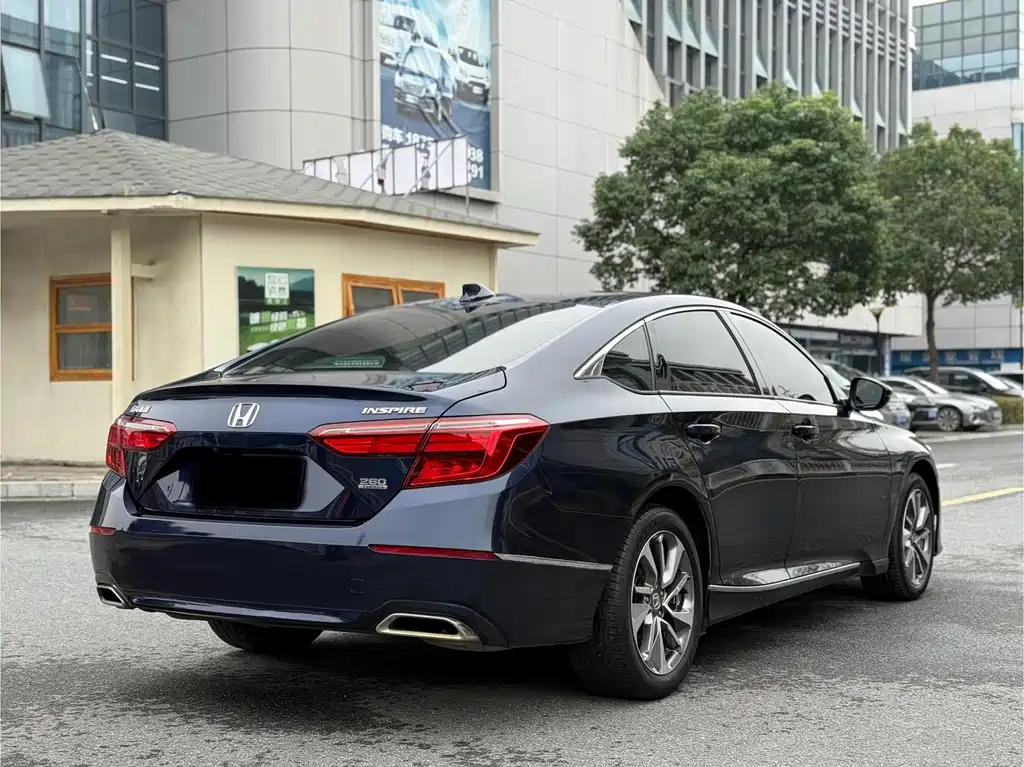 Honda Inspire 2021 — фото 16