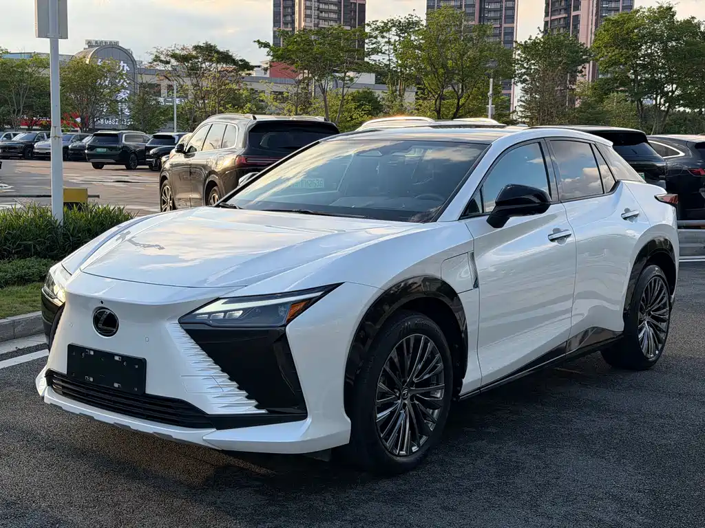 Lexus RZ 2023 — фото 1