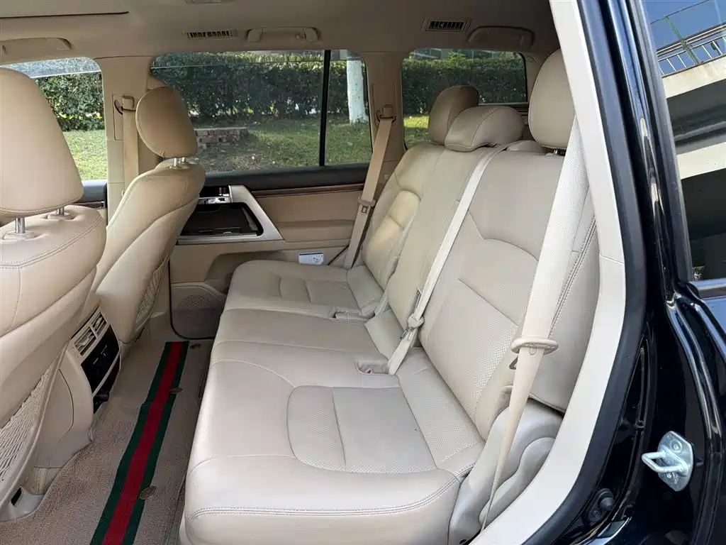 Toyota Land Cruiser 2019 — фото 10