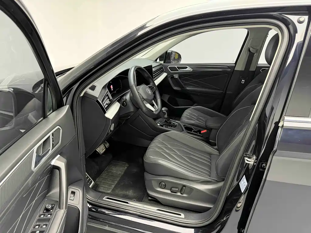 Volkswagen Tiguan L 2022 — фото 16