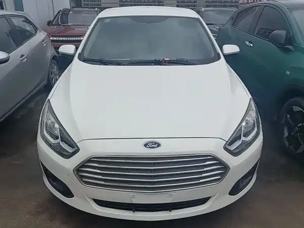 Ford Escort 2015