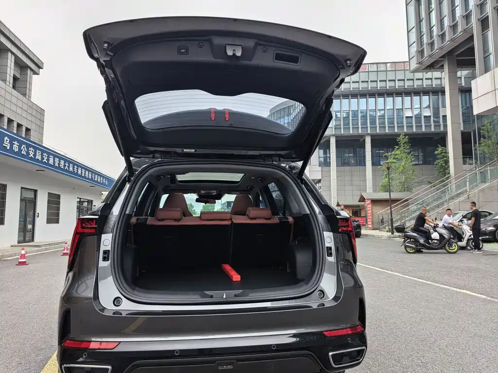 Changan CS75 PLUS 2025 — фото 10