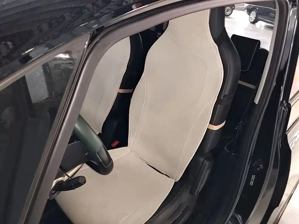 Baojun Kiwi EV 2022 — фото 15