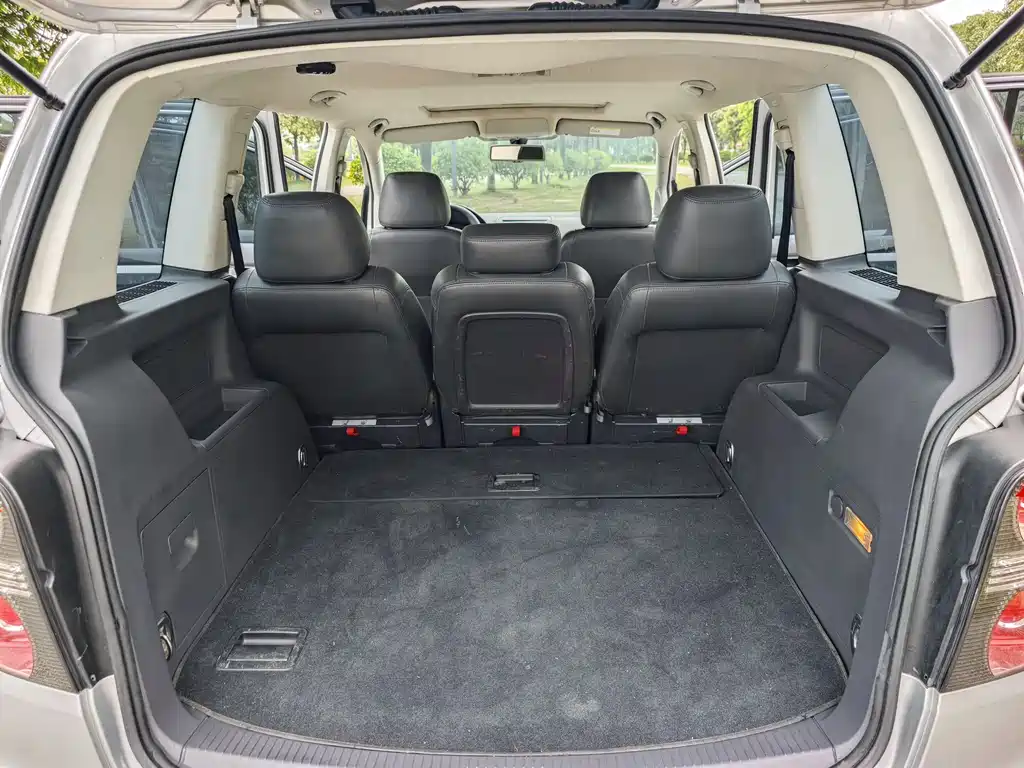 Volkswagen Touran 2016 — фото 13