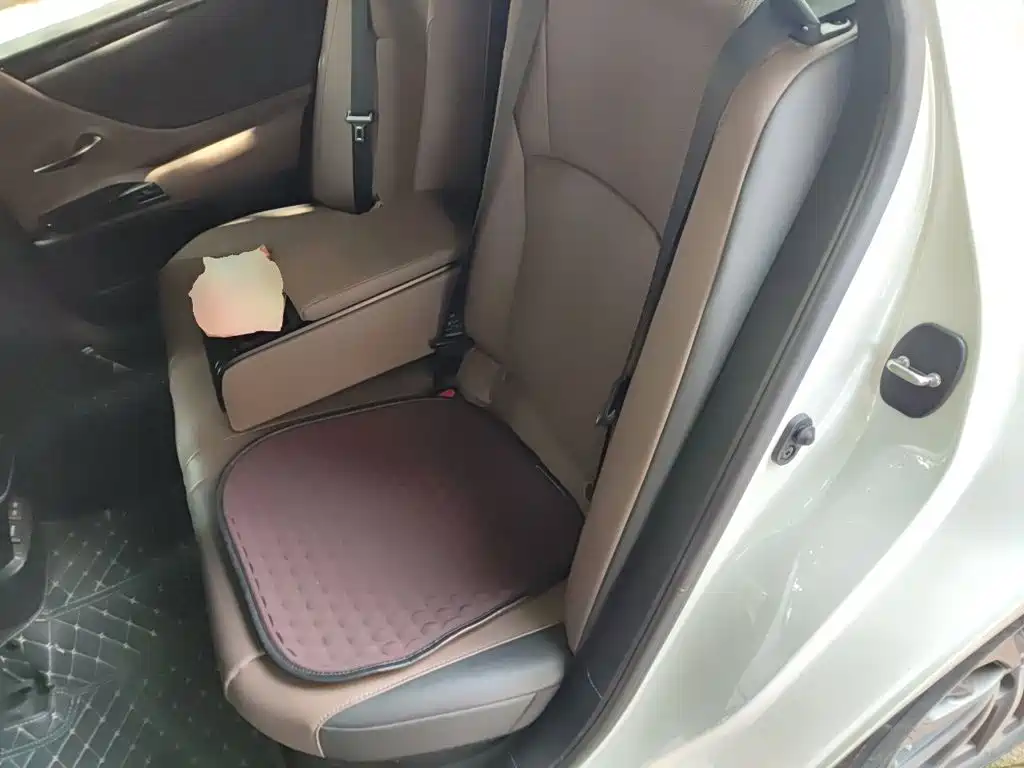 Lexus ES 2023 — фото 14