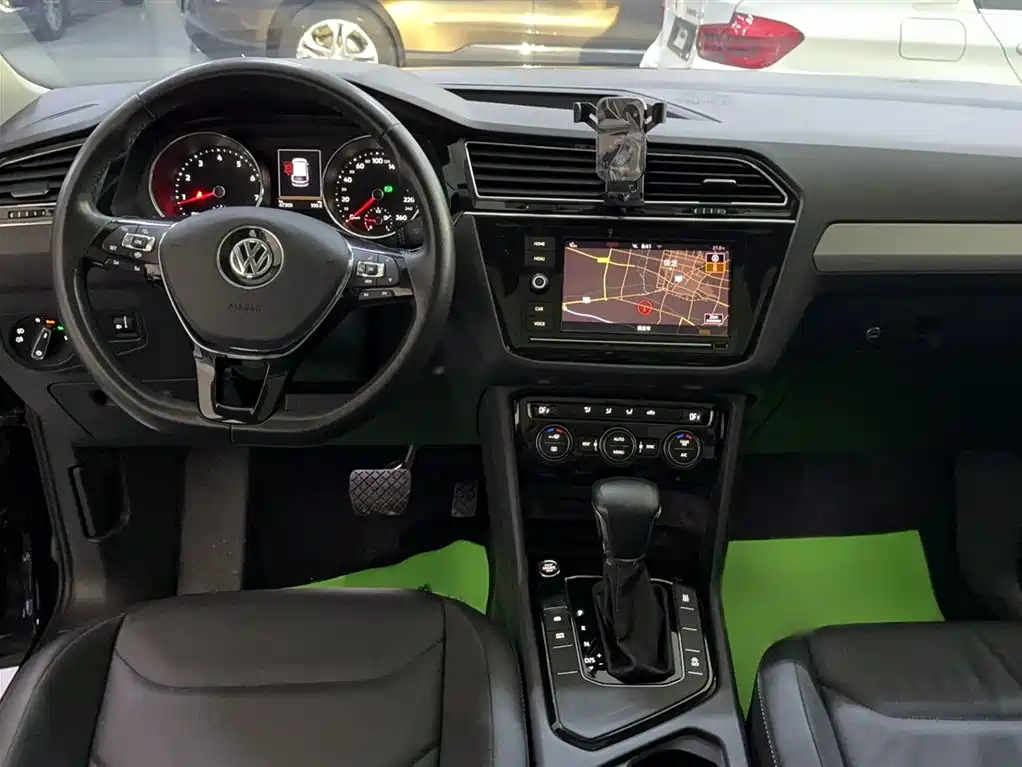 Volkswagen Tiguan L 2019 — фото 10