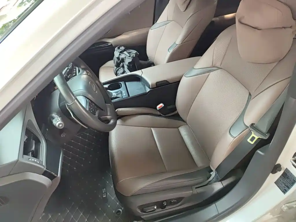 Lexus ES 2023 — фото 12
