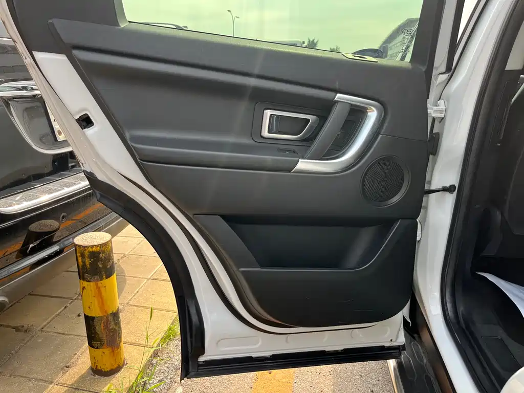 Land Rover Discovery Sport 2018 — фото 15