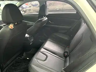 Hyundai Elantra 2022