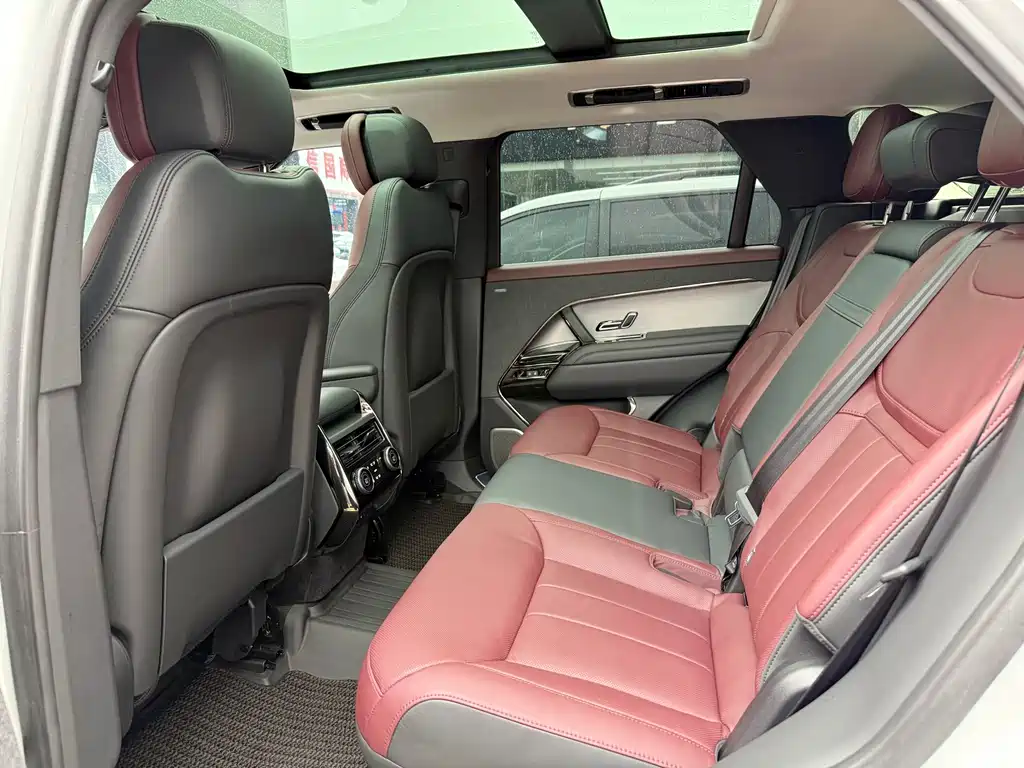 Land Rover Sport 2025 — фото 11